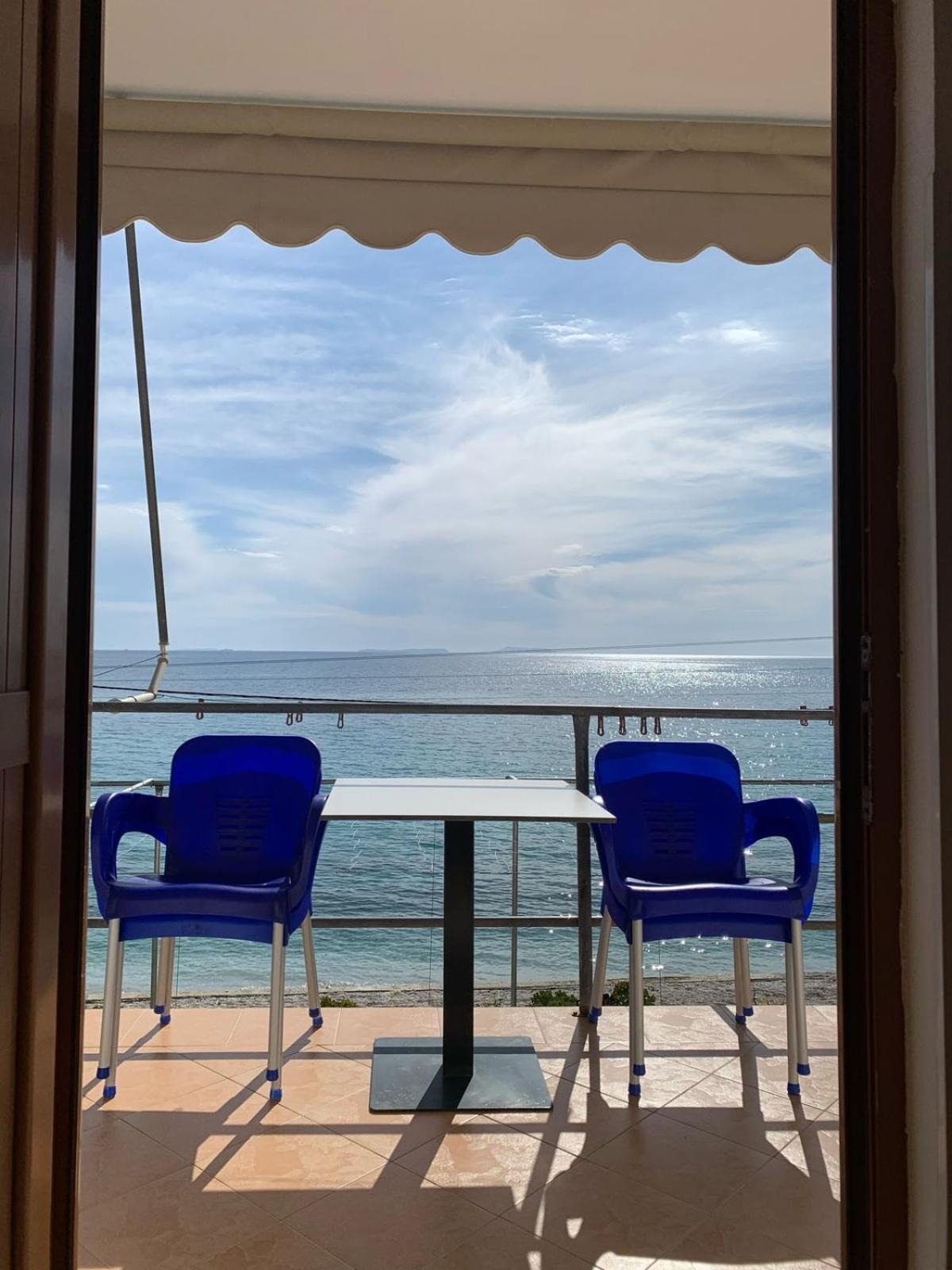 Sea La Vie Anesti Apartament